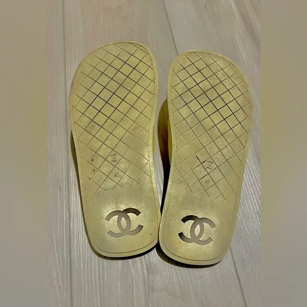 Chanel Flip Flops 22P Lambskin Padded Pool Thong FlipFlop Pillow Sandals Slides